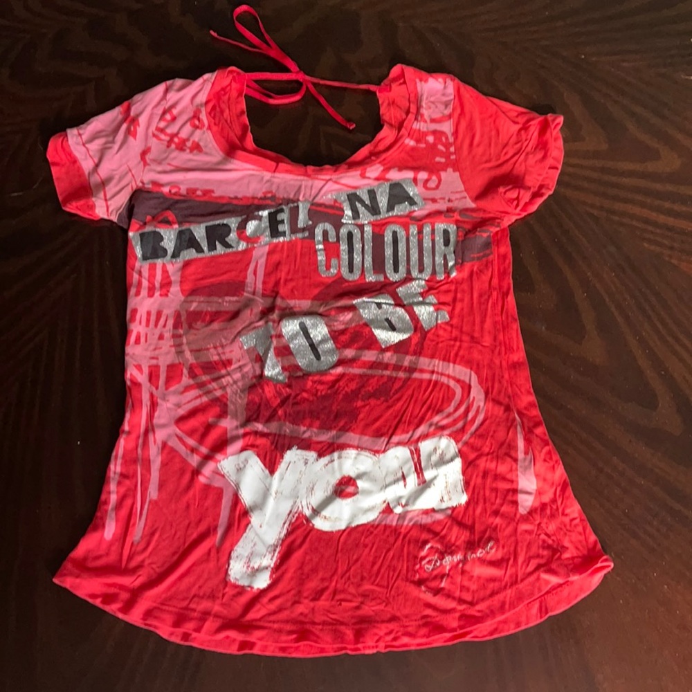 Striking Desigual graphic red T-shirt